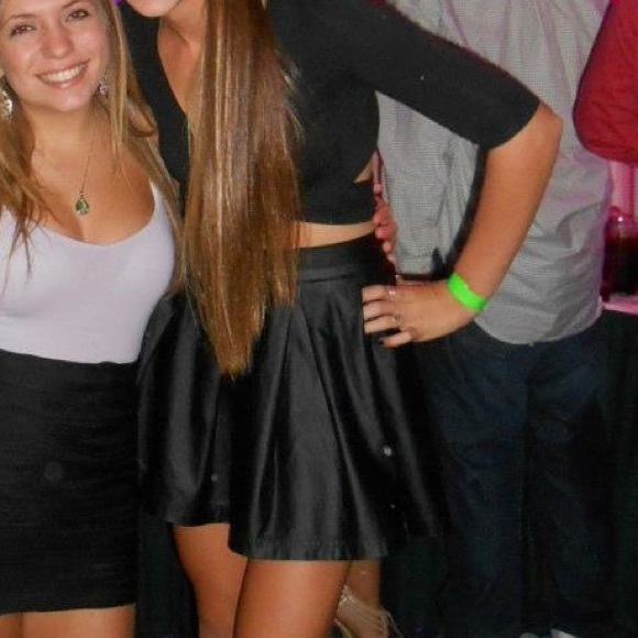 Black fake leather skater skirt - Picture 5 of 5